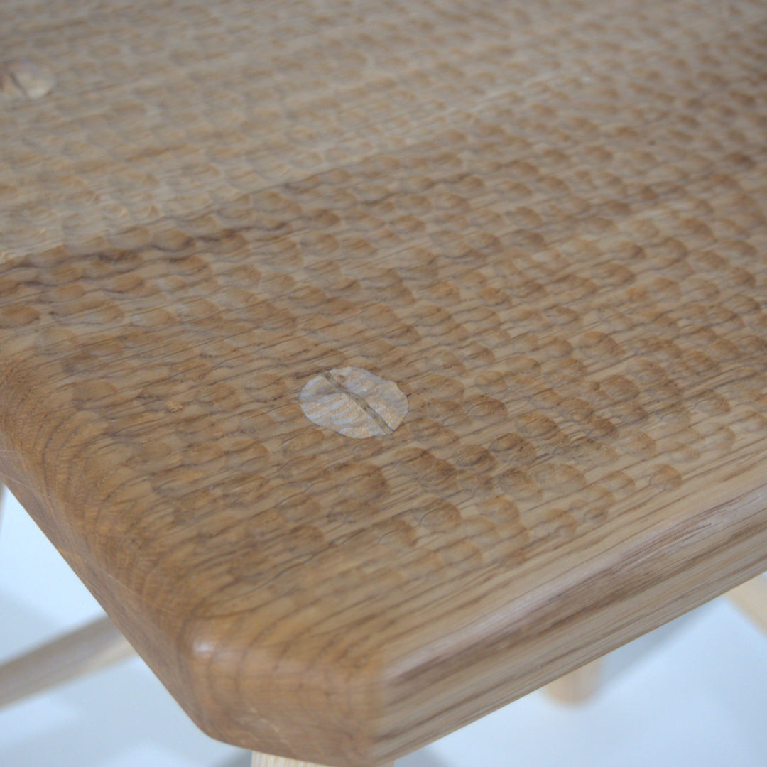 LAKE MITTEL - Hocker aus Holz - in klassischer Windsor-Machart - mittel | Hartholzdesign