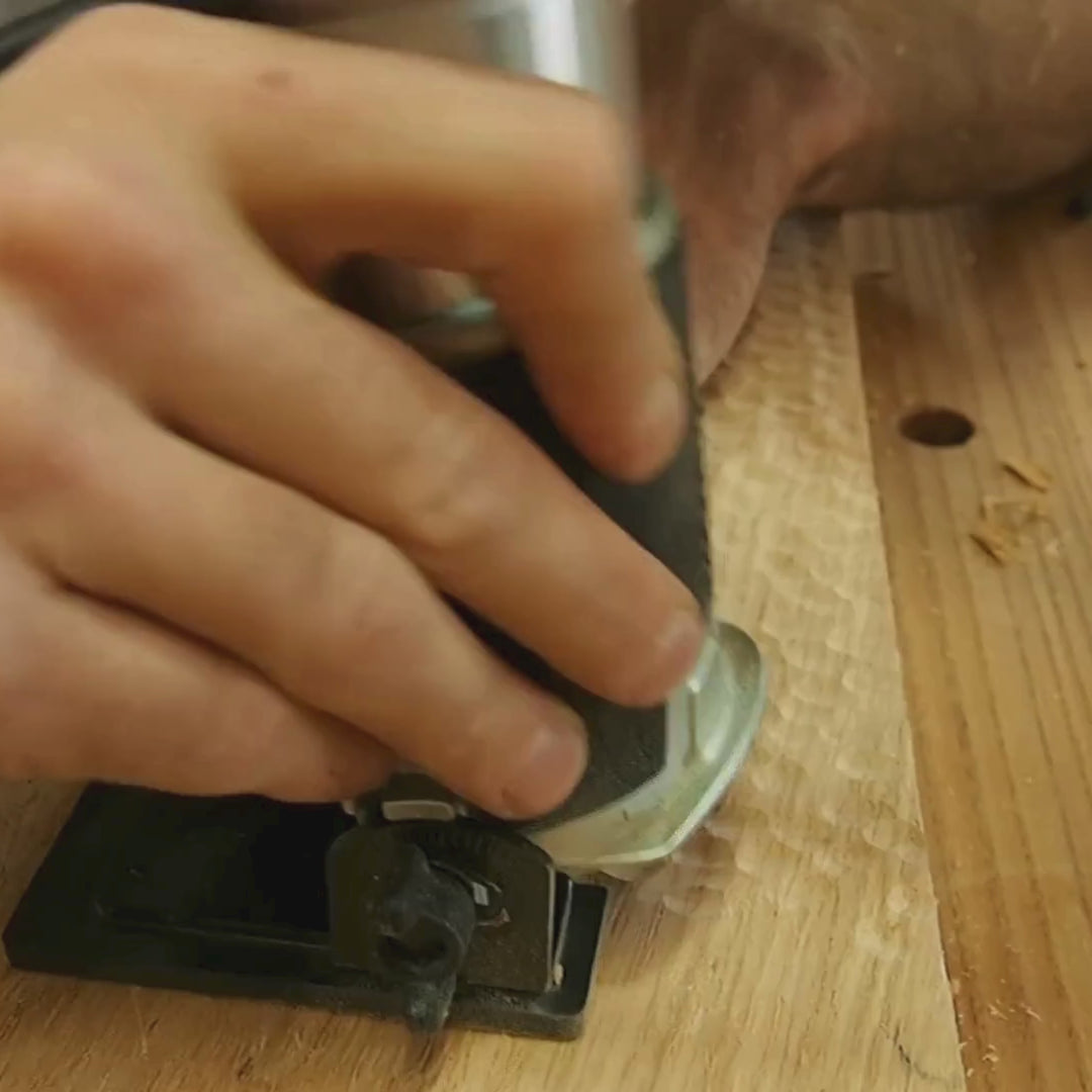 LAKE MITTEL - Hocker aus Holz - in klassischer Windsor-Machart - mittel | Hartholzdesign