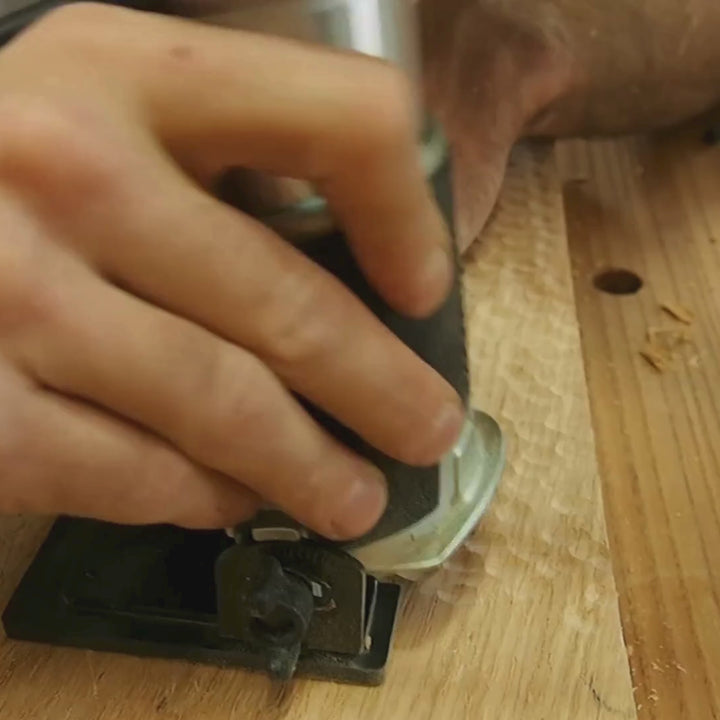 LAKE HOCH - Barhocker aus Holz - in klassischer Windsor-Machart | Hartholzdesign