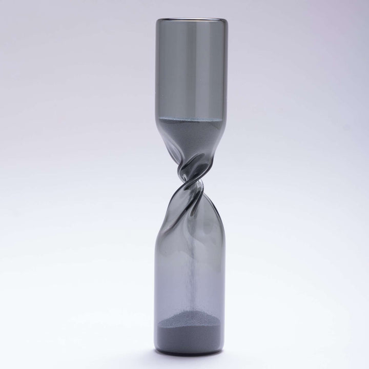 TIMELESS - meditative hourglass without timekeeping - mouth-blown gray glass - Studio Cohaku | 100percent
