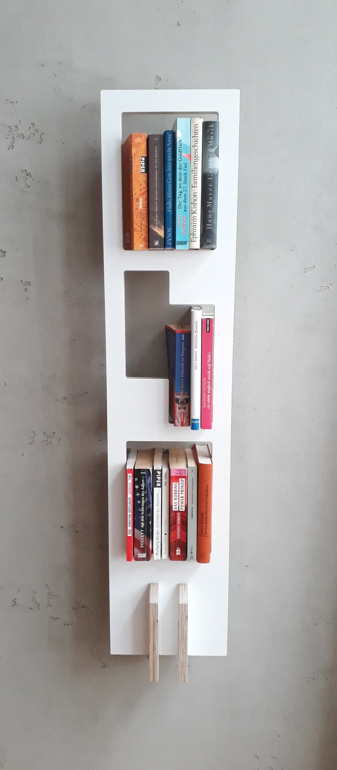 Shelf 'Reading material'