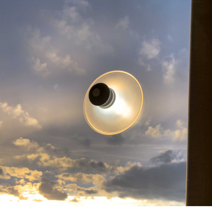 NEOZOON - Akkulampe mit Saugnapf | Lukas Heintschel