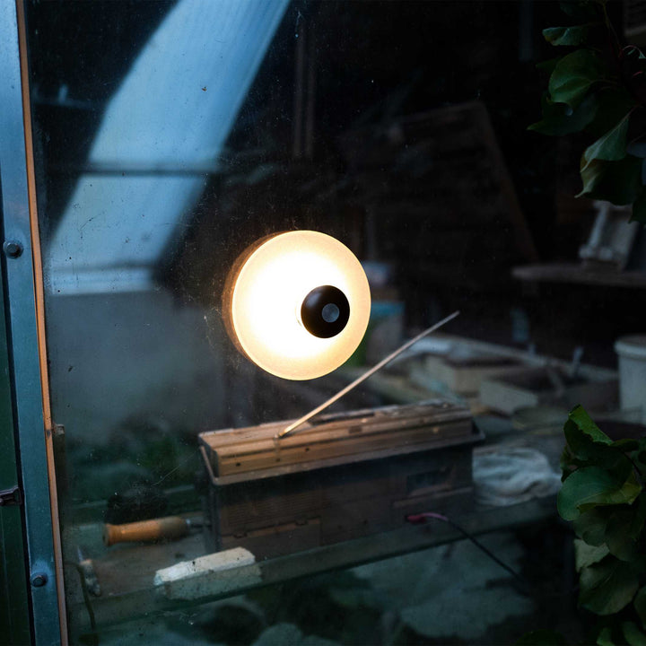 NEOZOON - Akkulampe mit Saugnapf | Lukas Heintschel