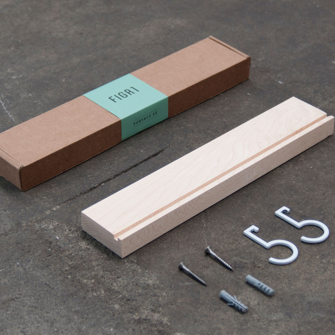 SURFACE 30 - wall shelf in maple - 30 cm | FIGR1