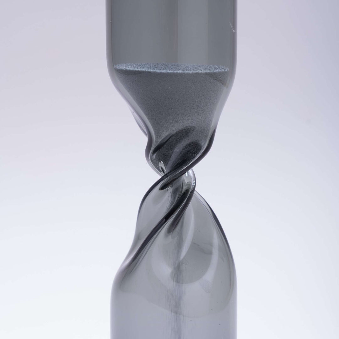 TIMELESS - meditative hourglass without timekeeping - mouth-blown gray glass - Studio Cohaku | 100percent