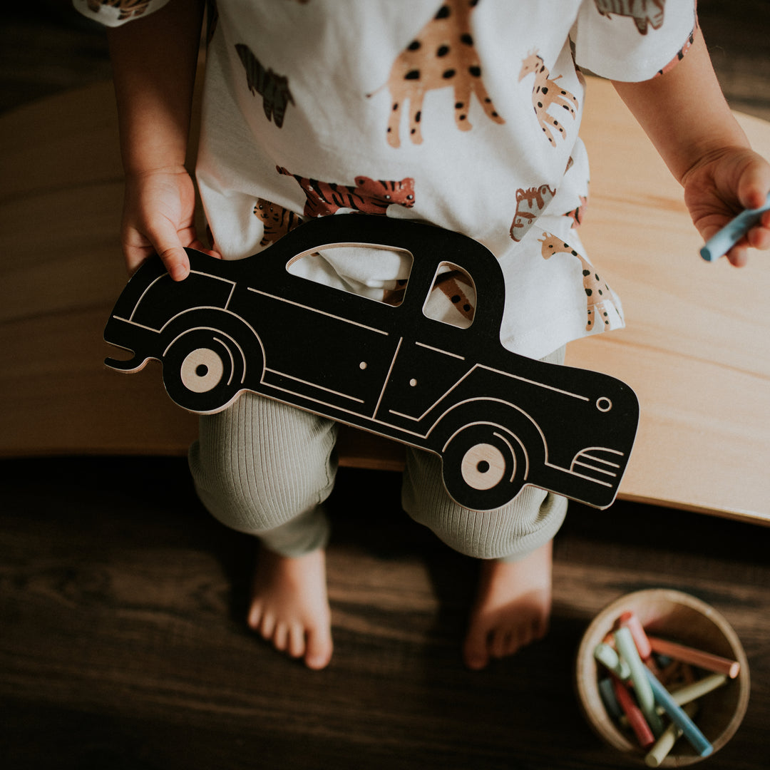 SATURN RETRO CAR - wooden chalkboard - car | milin