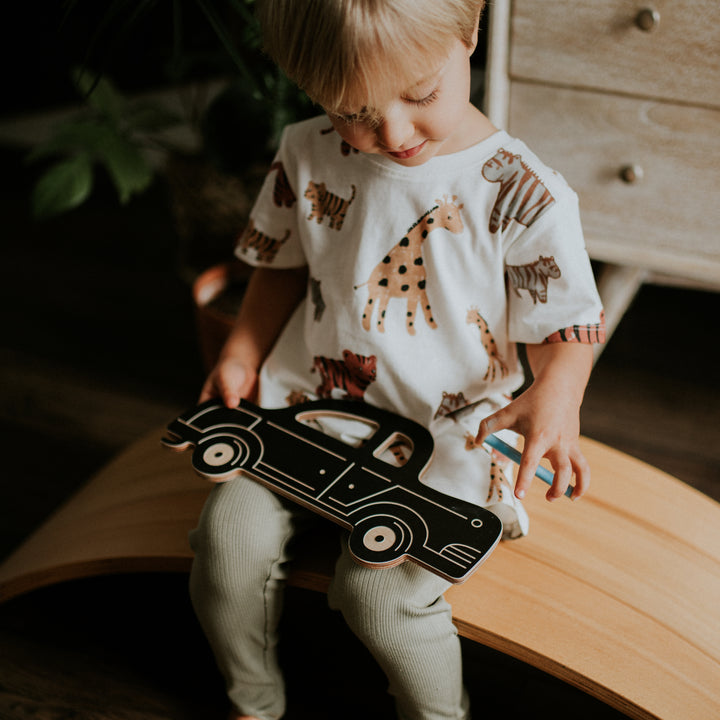 SATURN RETRO CAR - wooden chalkboard - car | milin