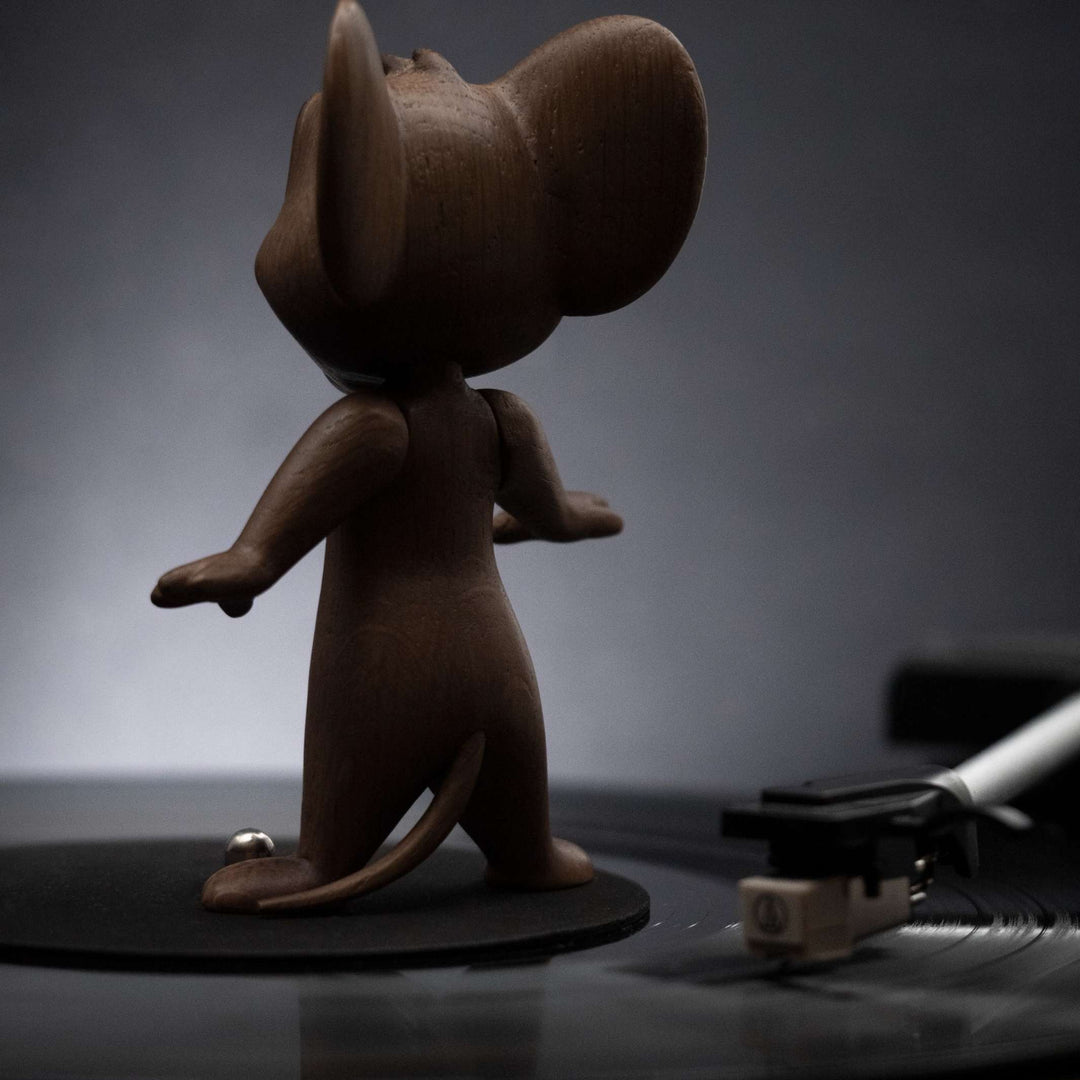 JERRY Large - Tom & Jerry wooden figure - oak 20 cm high - Jakob Burgsø | boyhood