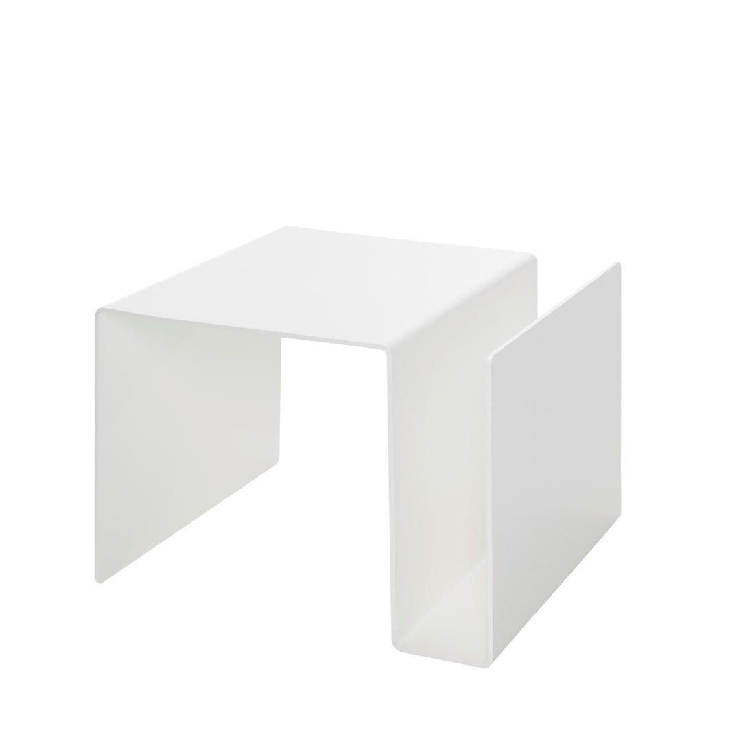 HUK - Side table and storage solution - Multitalented aluminum design | Müller