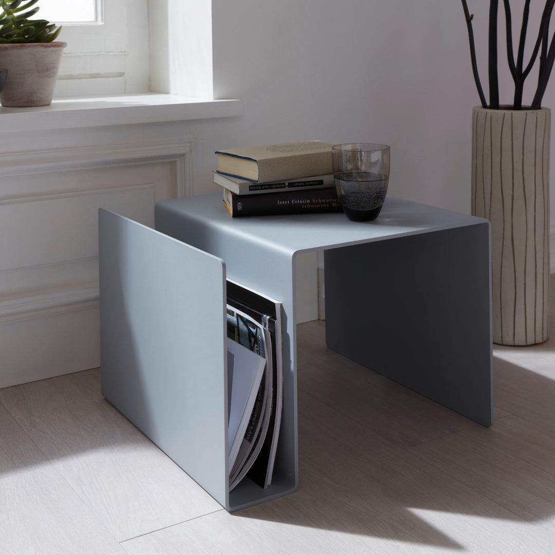 HUK - Side table and storage solution - Multitalented aluminum design | Müller