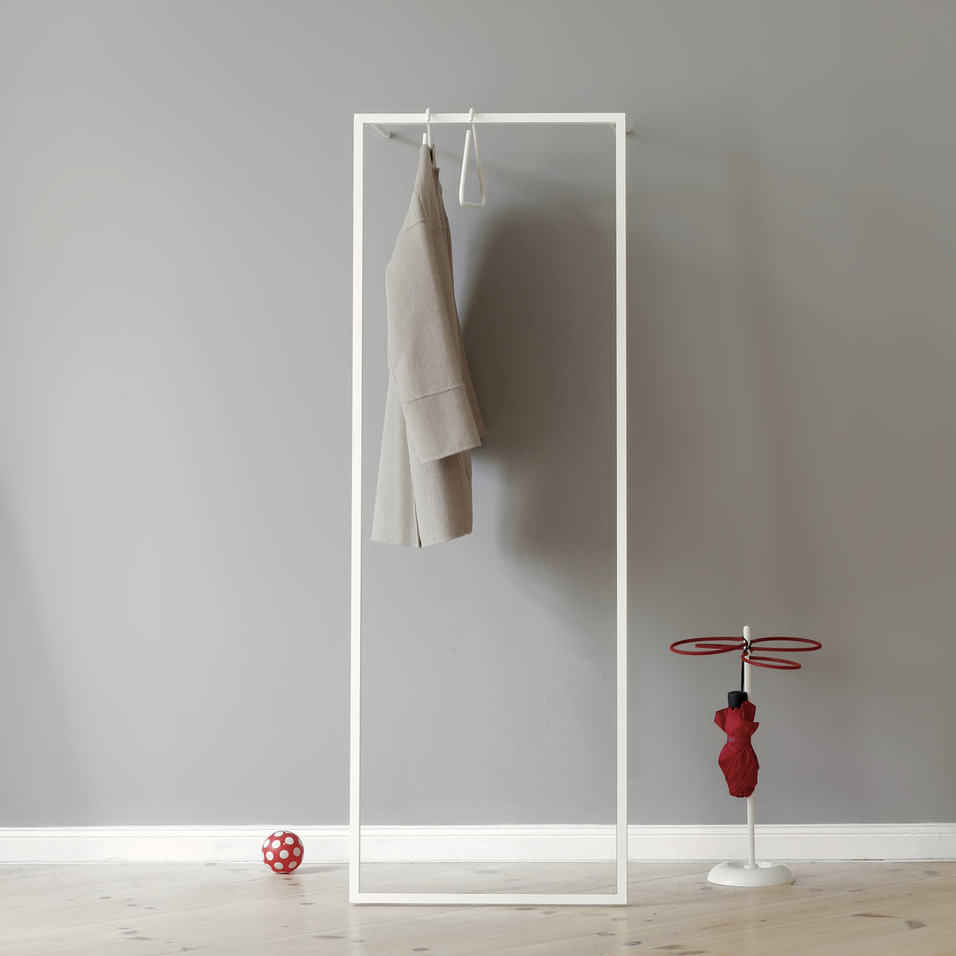 MF LEANO - Wandgarderobe - zum Anlehnen | roomsafari