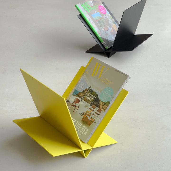 WACKELKANDIDAT - schräger Magazin-Sammler aus Aluminium | Lukas Heintschel