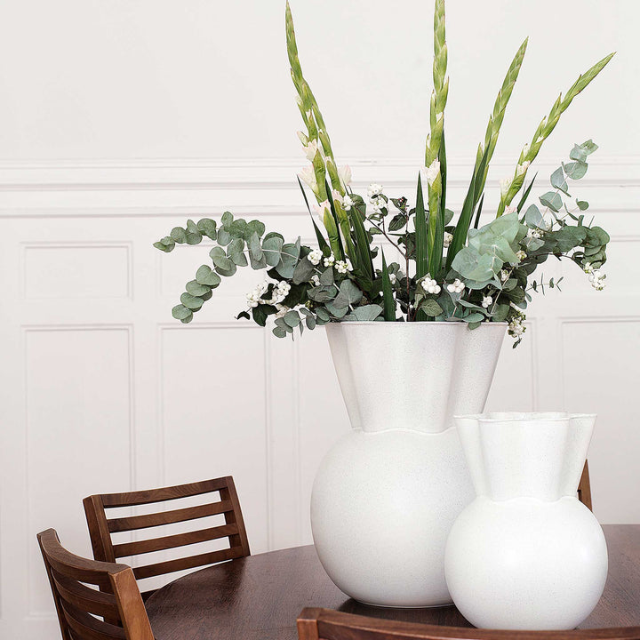 SVUNGEN TOP - Ceramic Vases with sweeping Top | Eva Staehr-Nielsen | Spring Copenhagen