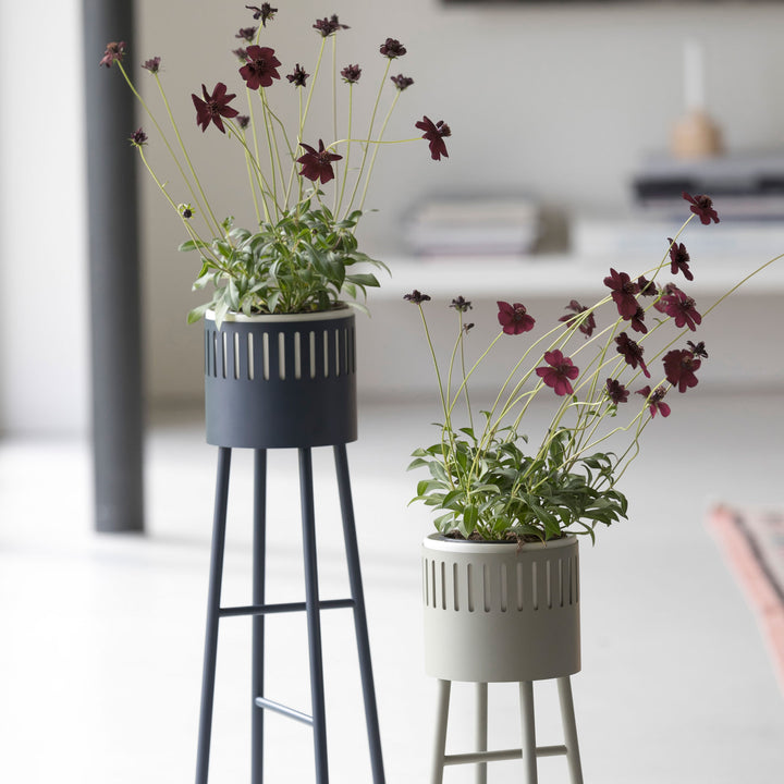 BIG HUG | STANDING FLOWERPOT HIGH | Hans Thyge & Co | DesignBite