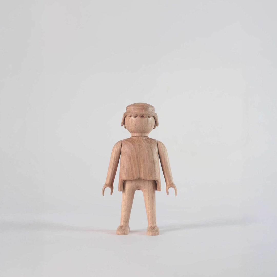 PLAYMOBIL Man Small - Holzfigur - Eiche 17 cm hoch | Jakob Burgsø | boyhood