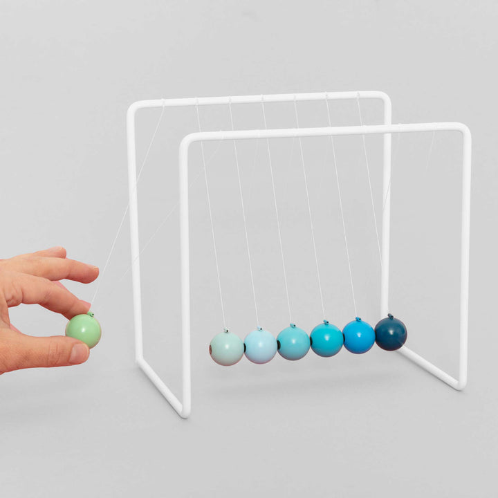 GRADIENT NEWTON's CRADLE - Wissenschafts-Spielzeug | Block Design