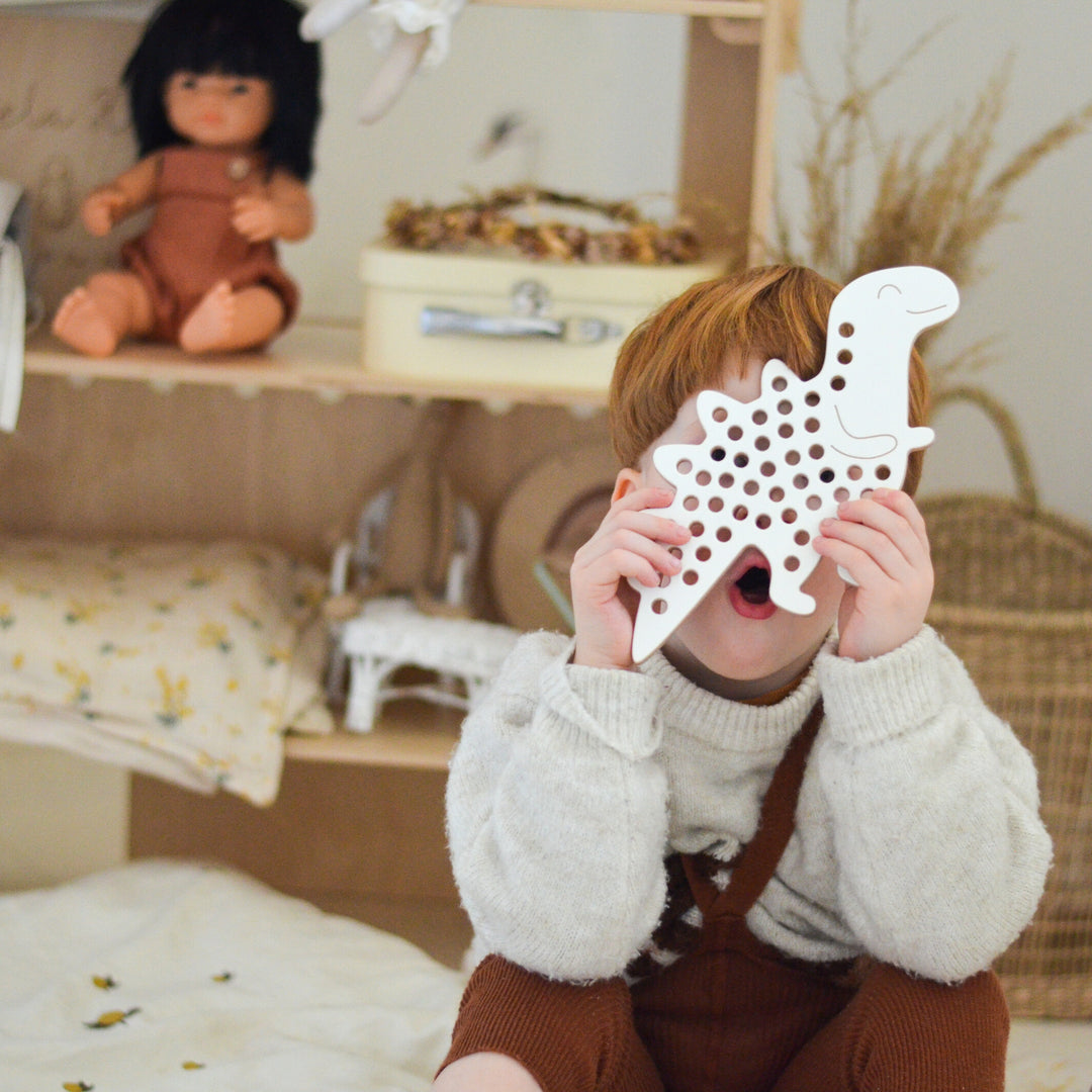ALEX THE DINOSAUR - wooden lacing toy - Montessori - dino | milin