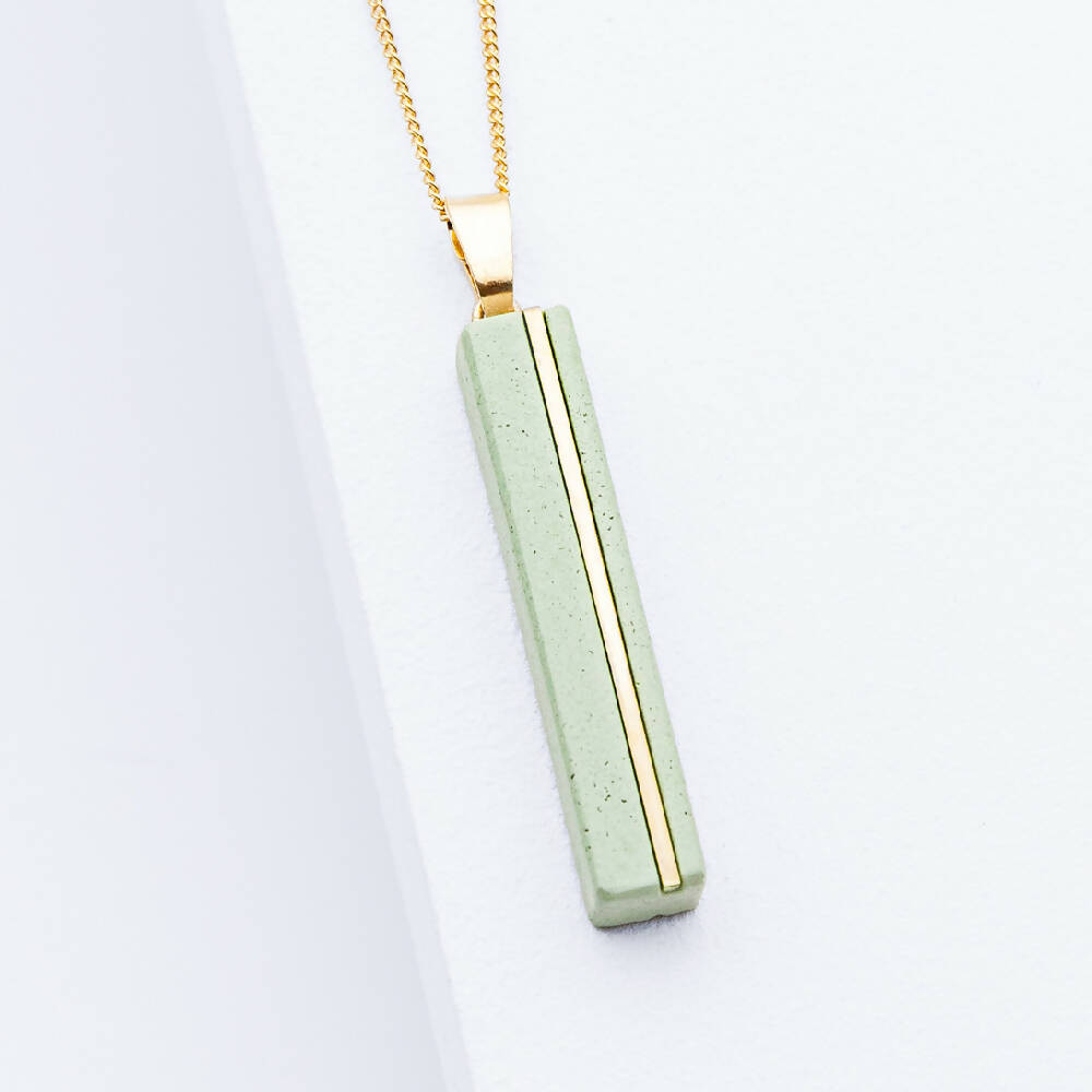 studio4l-betonschmuck-kette-c1-gold-gruen--1000x1000