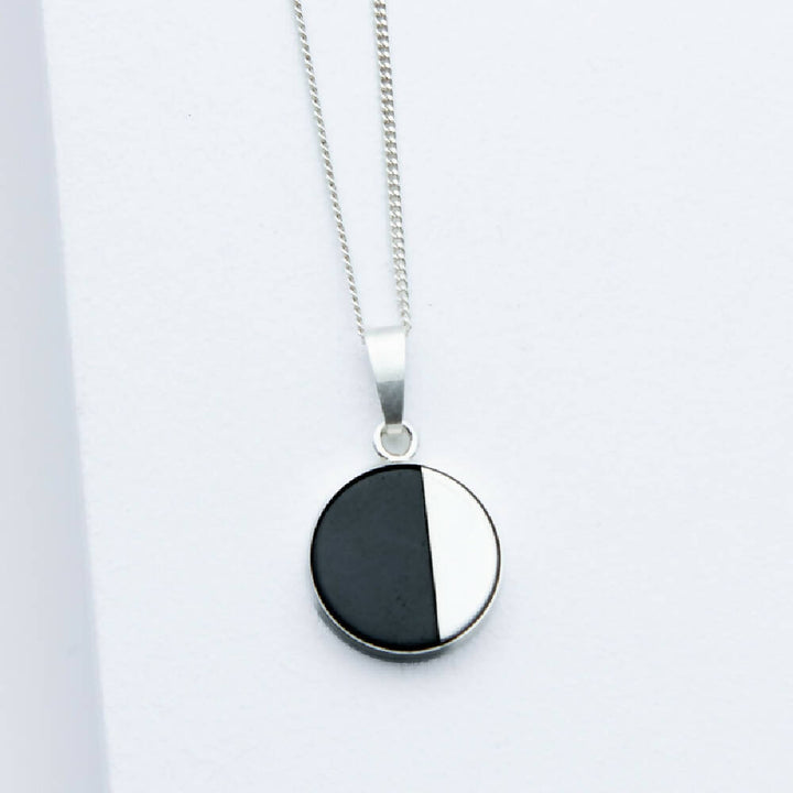 Necklace 'R01'
