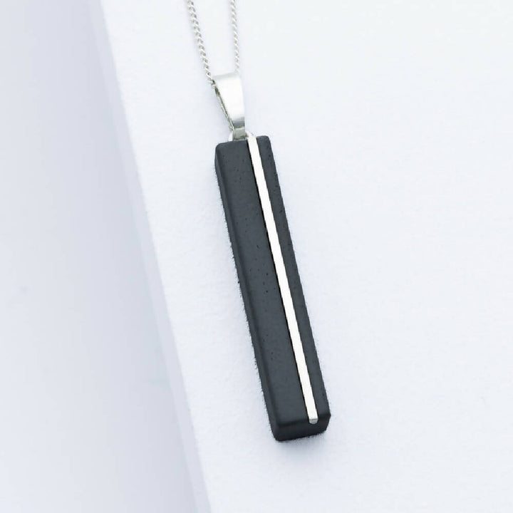 studio4l-betonschmuck-kette-c1-silber-schwarz-1000x1000